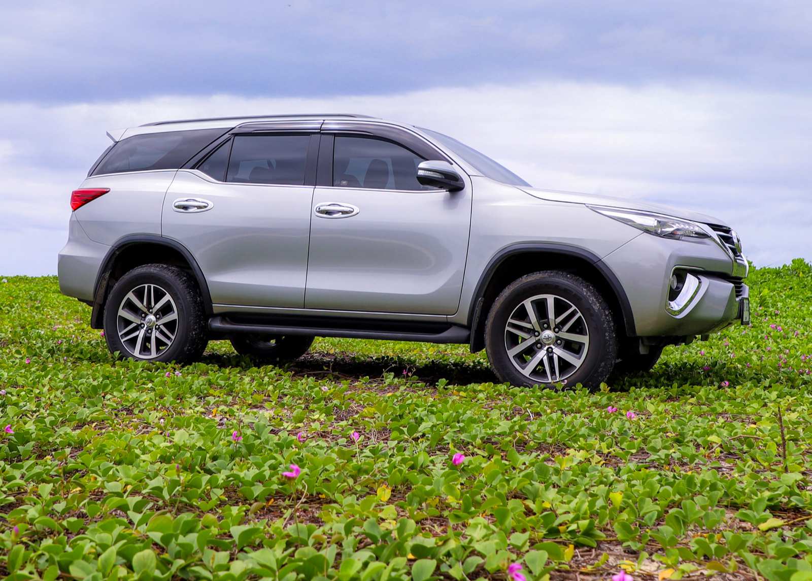 Rent Toyota Fortuner